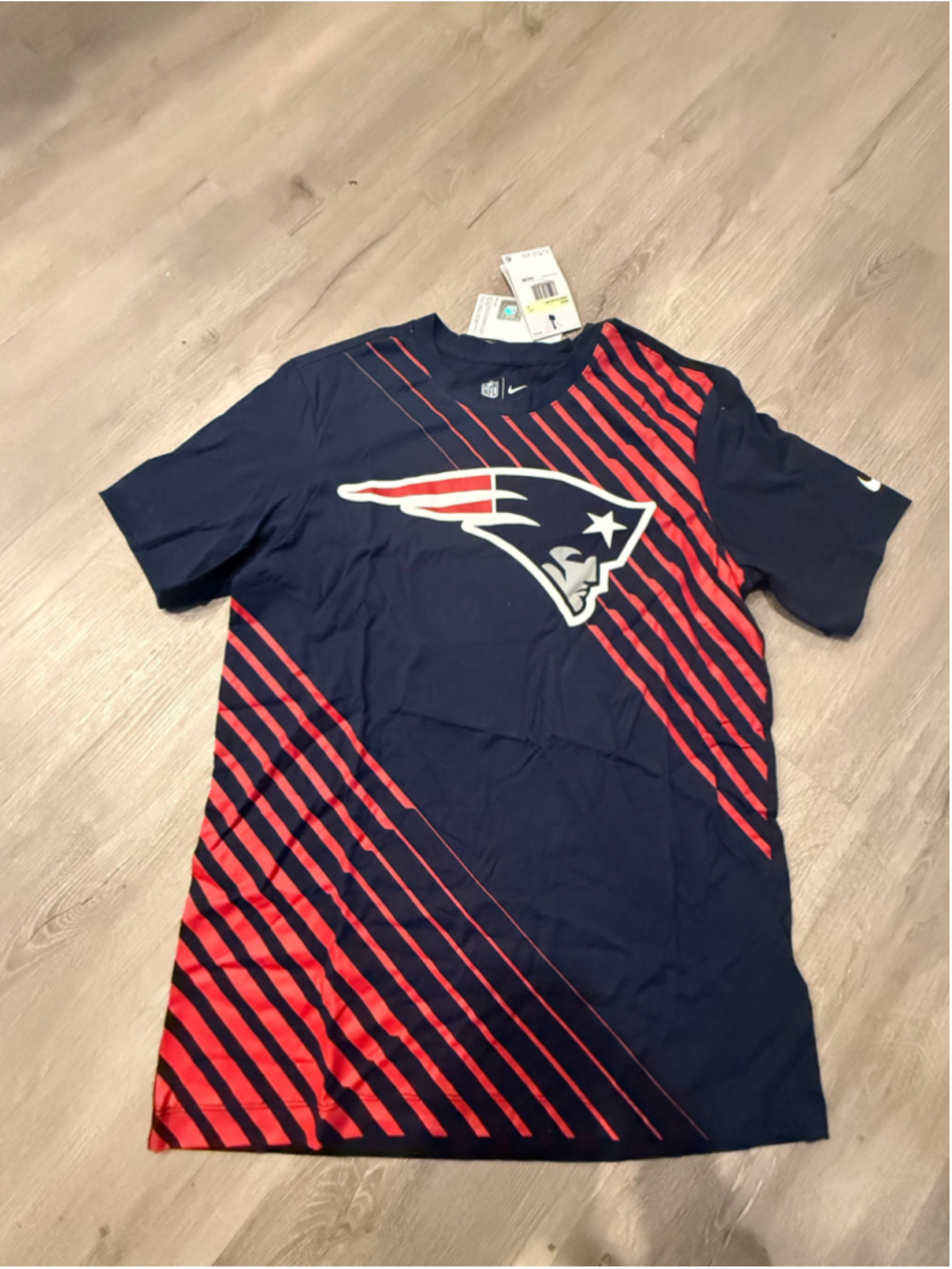 Men's Nike New England Patriots NFL Graphic T-Shirt Navy Red Size S